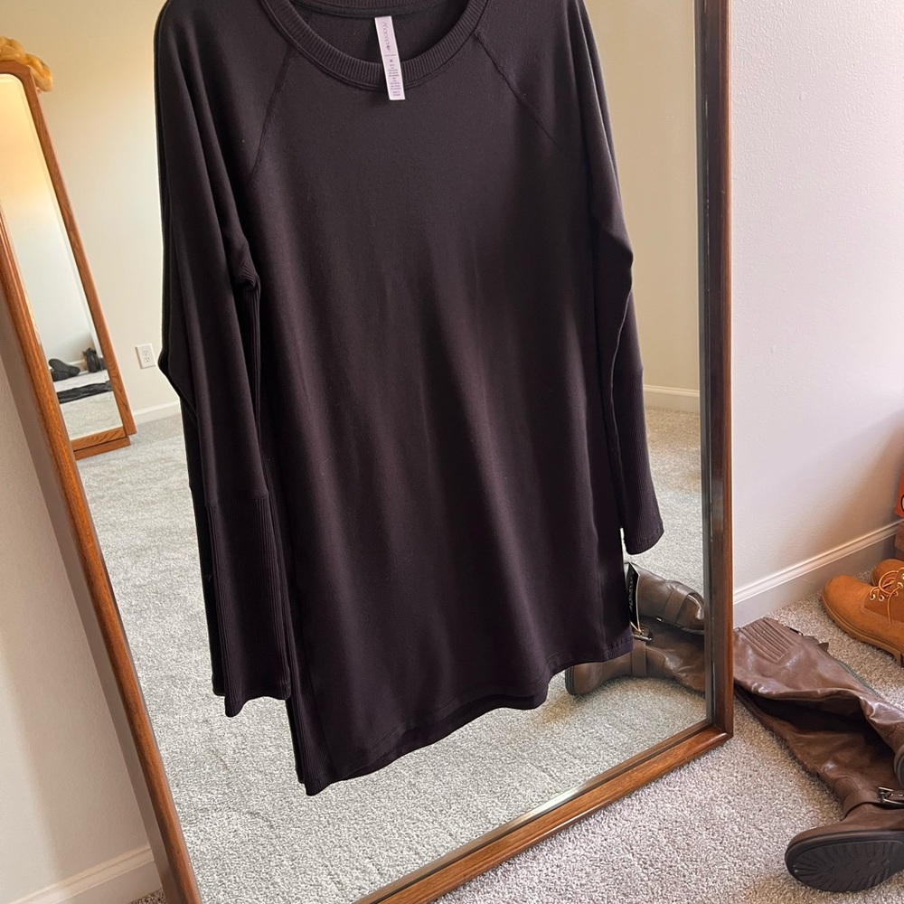 Women's Black Long Sleeve Top